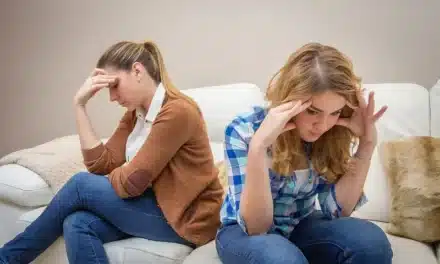 Comment réagir face à notre enfant/notre adolescent qui nous parle mal ?